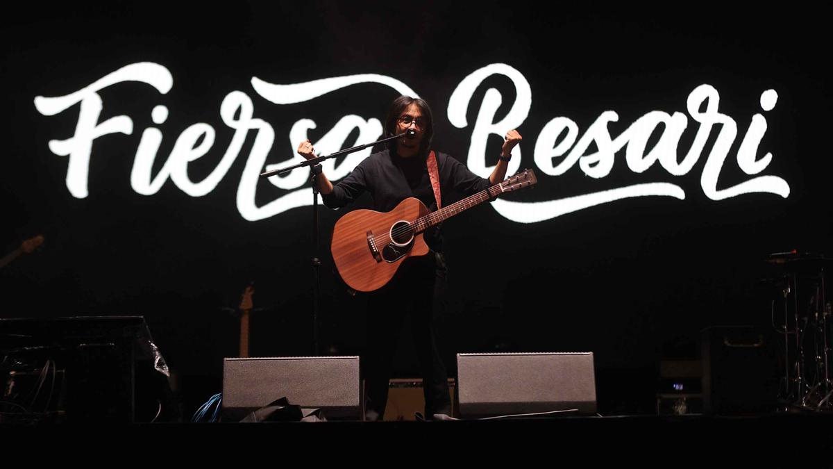 Fiersa Besari Ajak Penonton Nikmati Malam di KapanLagi Buka Bareng