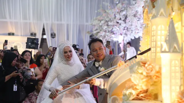 [Bintang] Vicky Prasetyo - Angel Lelga