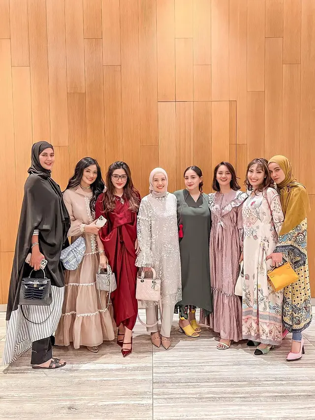 6 Potret Buka Puasa Bersama Geng Cendol, Ada Nagita Slavina hingga Wulan Guritno