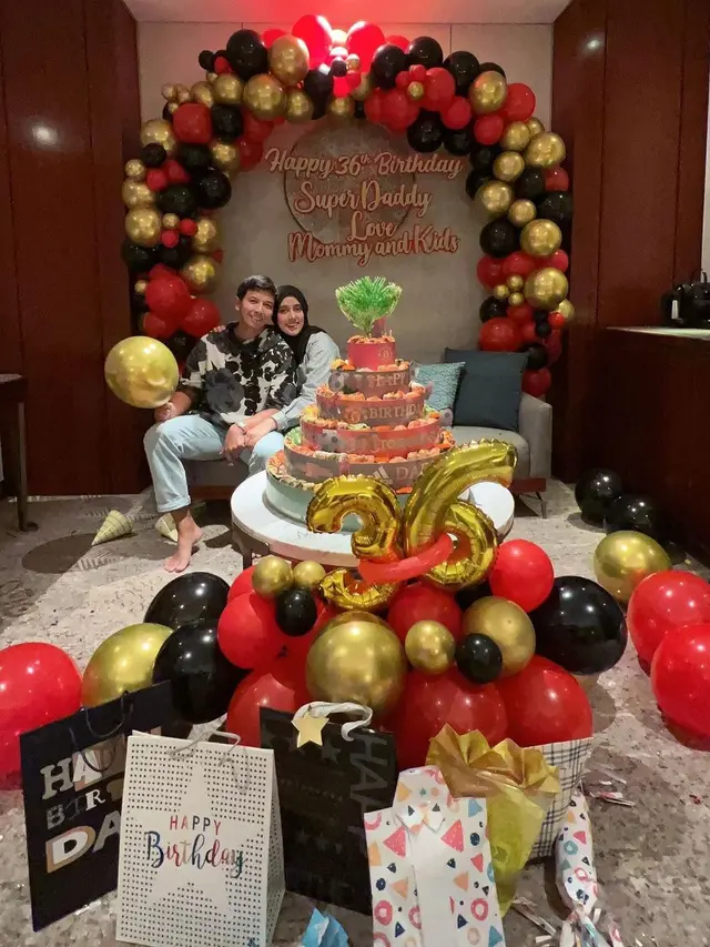 Dapat Kado Mewah, Ini 7 Momen Ulang Tahun Sonny Septian yang Ke-36