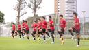 Pemain Timnas Indonesia U-20 melakukan latihan di Lapangan A Senayan, Jakarta, Kamis (4/1/2023). Timnas Indonesia U-20 akan melakoni beberapa turnamen penting di tahun 2024. Seperti Piala AFF U-19 2024, Kualifikasi Piala Asia U-20 2025, dan ingin lolos ke Piala Dunia U-20 2025 yang akan berlangsung di Chile. (Bola.com/M Iqbal Ichsan)