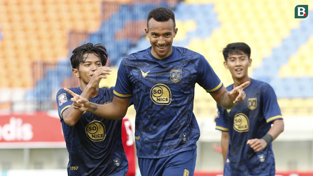 FOTO: Persela Lamongan Unggul 2-1 atas Persik Kediri di Babak Pertama - Melvyn Lorenzen