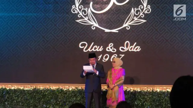 Presiden Joko Widodo beserta Ibu Negara hadir dalam perayaan ulang tahun pernikahan ke-50 Wakil Presiden Jusuf Kalla dengan Mufidah Kalla