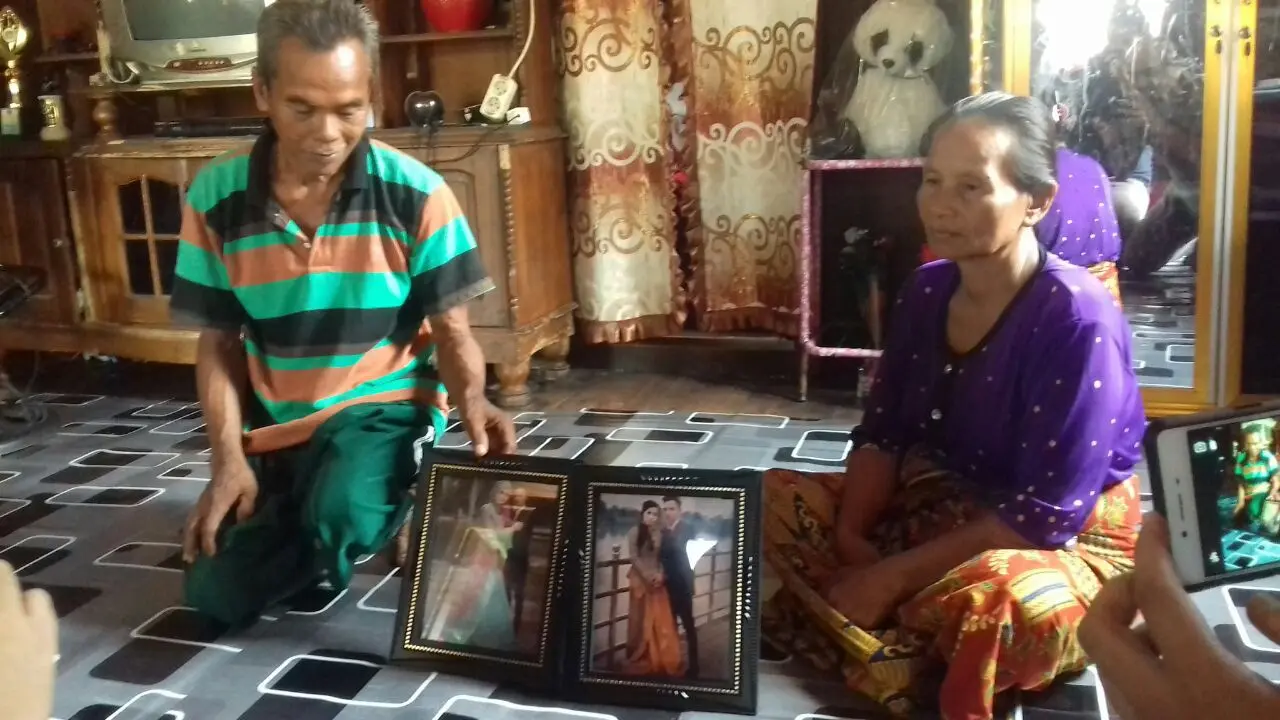 Foto pra nikah antara Cindra dan kedua kekasihnya (Liputan6.com / Nefri Inge)