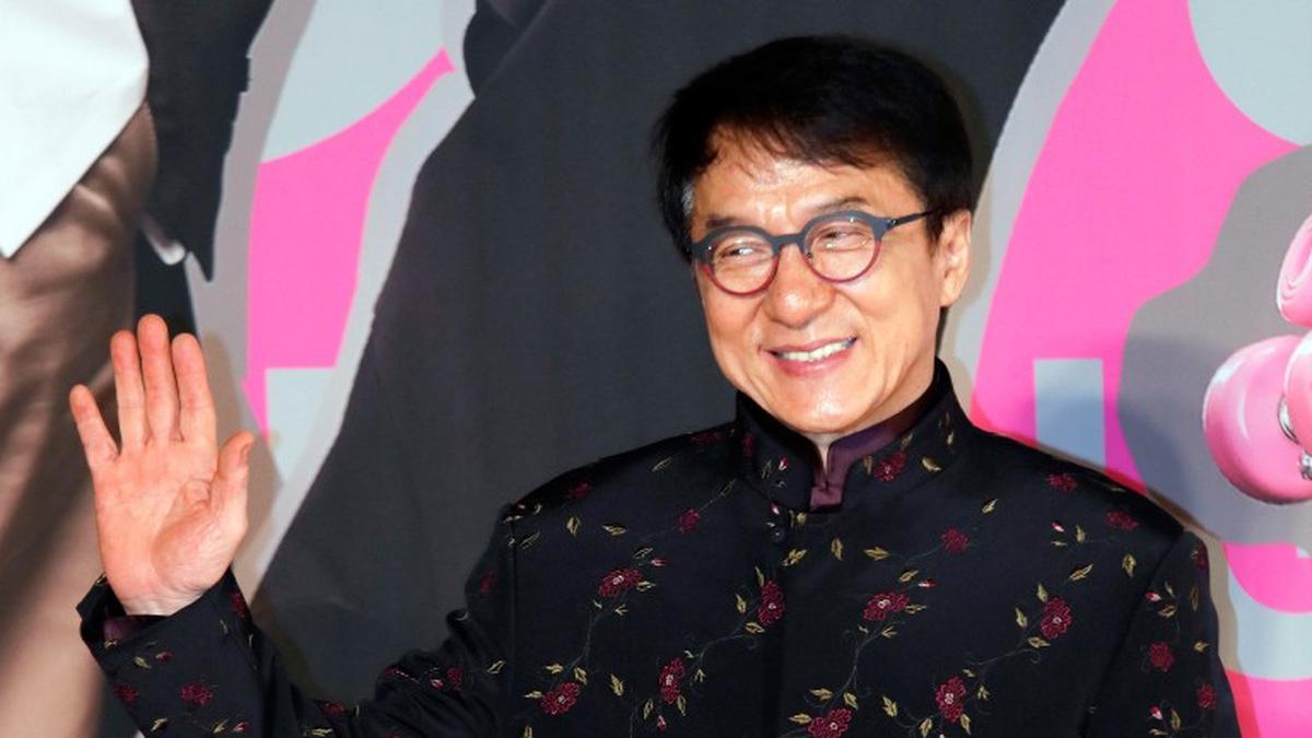 Jackie Chan Lelang Jaket, Penawar Tertinggi Nasabah SimInvest Senilai Rp 1,59 Miliar Berita Viral Hari Ini Rabu 18 September 2024