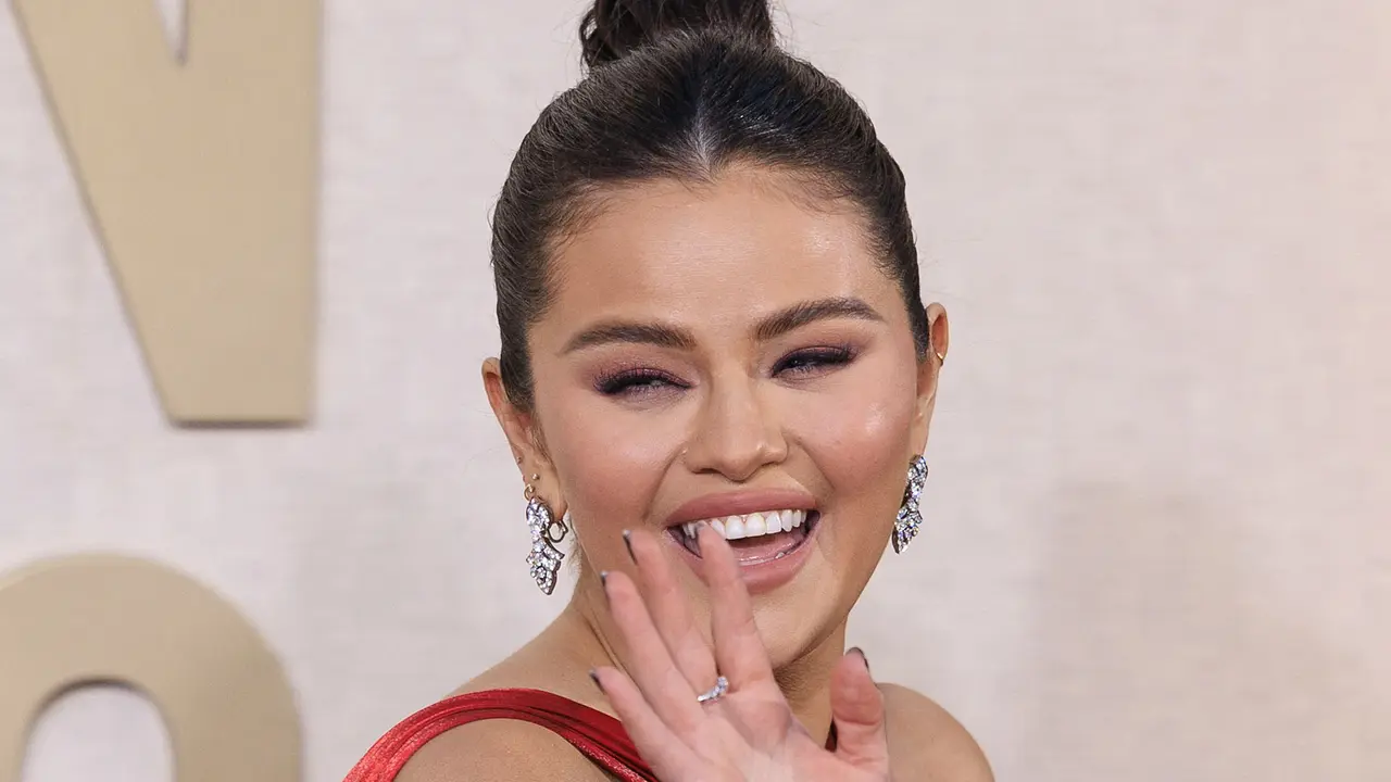 Selena Gomez di Golden Globes 2024. [Foto: TPG Images]