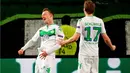 Ekspresi pemain Wolfsburg, Maximilian Arnold, setelah mencetak gol ke gawang Real Madrid pada leg pertama perempat final Liga Champions di Volkswagen Arena, Wolfsburg, Kamis (7/4/2016) dini hari WIB. (AFP/Odd Andersen)