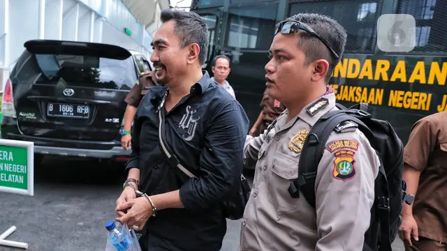 [Bintang] Gatot Brajamusti