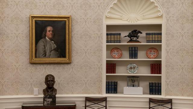 Dekorasi Baru Ruang Oval Kantor Presiden AS Joe Biden. (AP Photo)