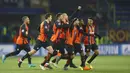 Selebrasi pemain Shakhtar usai Fred mebobol gawang AS Roma pada laga 16 besar Liga Champions di Metalist Stadium, Kharkiv, Ukraina, (21/2/2018). Shaktar menang 2-1.  (AP/Efrem Lukatsky)