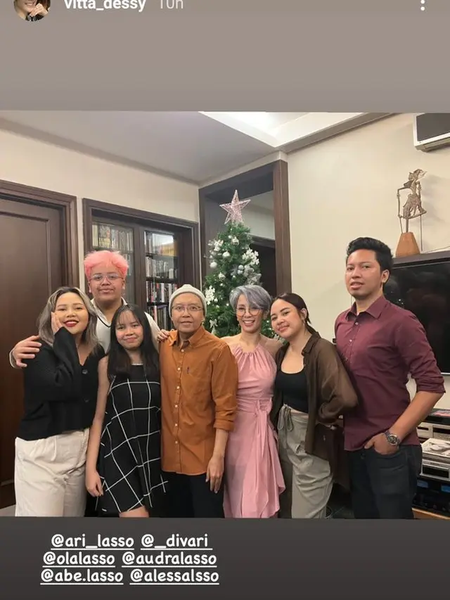7 Potret Ari Lasso Rayakan Ultah Istri, Tampil Bahagia di Tengah Lawan Kanker