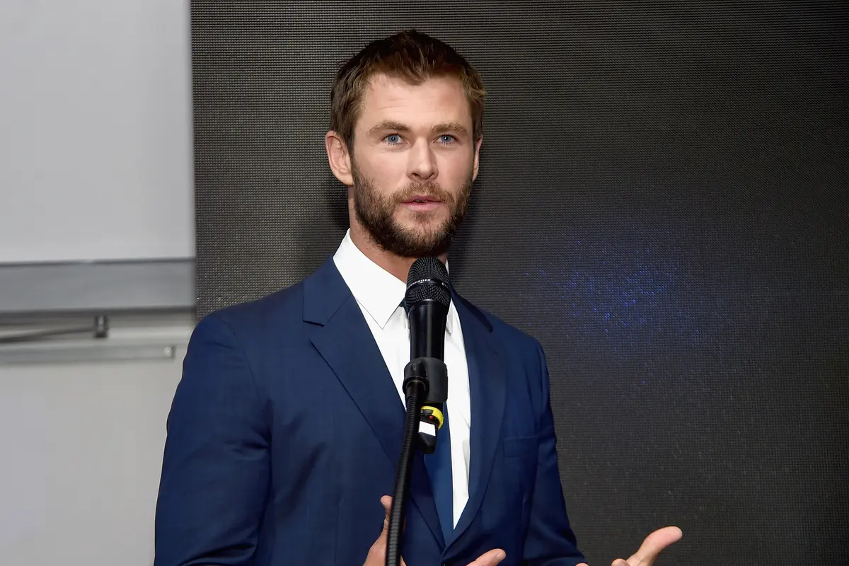 [Bintang] Pelukan Hangat Chris Hemsworth untuk Ulang Tahun Buah Hatinya