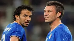 Italy&#039;s strikers Antonio Cassano and Alessandro Del Piero during an Italy vs Belgium friendly match at Artemio Franchi in Florence on May 30, 2008, ahead of the EURO 2008. AFP PHOTO/ALBERTO PIZZOLI
