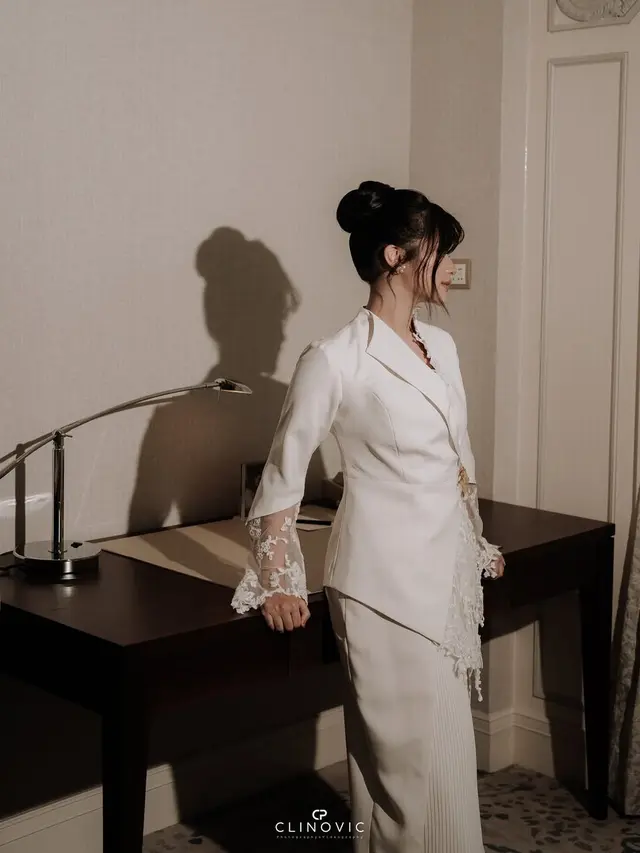 7 Detail Busana Akad Nikah Adira Kania Anak Ikke Nurjanah, Tampil Chic Pakai Blazer