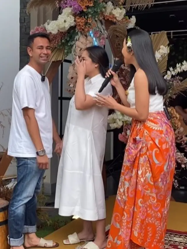 Raffi Ahmad beri kejutan ultah ke Nagita Slavina (Instagram/raffinagita1717)