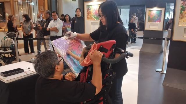 Seniman Cerebral Palsy Teresa Olivia Purba