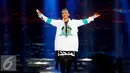 Penyanyi Agnez Mo tampil menghibur penonton dalam Konser Raya 21 Tahun Indosiar, Istora Senayan, Jakarta (11/1/2016). Agnez Mo terlihat atraktif di panggung Konser Raya 21 Tahun Indosiar tersebut. (Liputan6.com/Gempur M Surya)