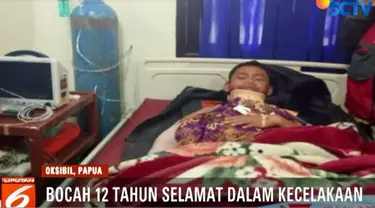 Djumaidi bersama bapaknya menjadi penumpang pesawat yang terbang dari Bandara Tanah Merah Digoel menuju Oksibil.