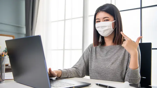 Tertutup Masker atau Tidak, Tampilan Bibir Transferproof yang Cantik Itu Tetap Penting Lho!
