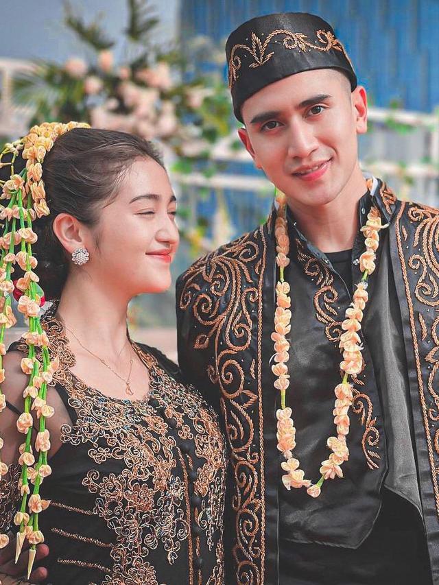 6 Potret Verrell dan Ranty Maria Pakai Baju Pengantin Adat Jawa, Curi Perhatian