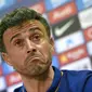 Pelatih Barcelona, Luis Enrique, saat menggelar konferensi pers jelang laga kontra Real Madrid pada 20 November 2015. Enrique enggan mengomentari mengenai dicoretnya Madrid dari ajang Copa del Rey. (AFP/Lluis Gene)