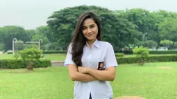 Salah satu film yang mengharuskannya memakai seragam 
putih abu-abu adalah film berjudul The Way I Love You. Pada film yang rilis pada 7 Februari 2019 tersebut, Syifa Hadju perankan karakter Senja. (Liputan6.com/IG/@syifahadjureal)