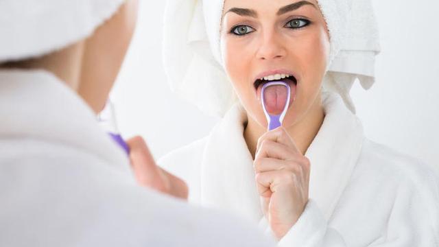 Kiat Sederhana Usir Bau Mulut