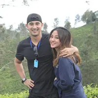 "Nggak (menunda anak) sih. Harapannya yang terbaik saja ke depannya. Jadi gimana sedikasihnya saja, kalau langsung alhamdulilah," kata Ali Syakieb secara tegas.  (Instagram/alsyakieb)