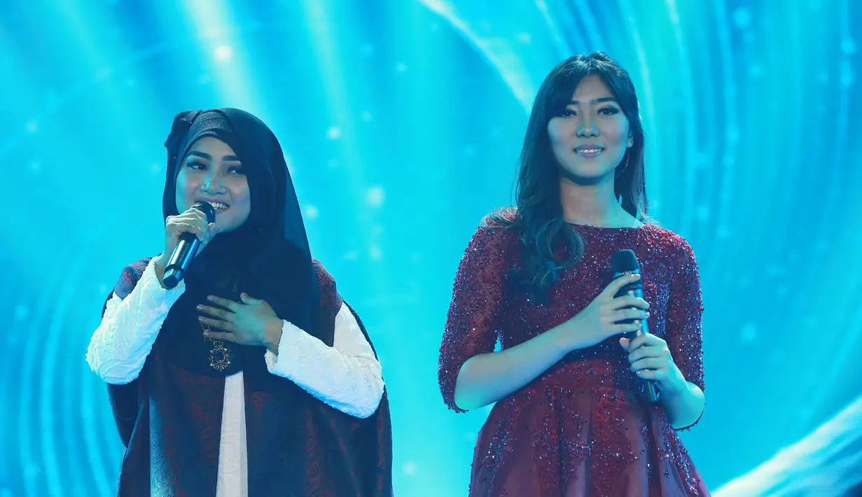 Isyana mengaku sangat senang berduet dengan Fatin Shidqia dengan menyanyikan lagu sang idola Iwan Fals. (Deki Prayoga/Bintang.com)
