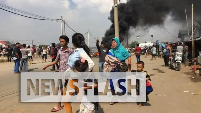 Bentrokan kembali terjadi antara warga Dadap, Kecamatan Kosambi, Kabupaten Tangerang, yang menolak penggusuran lokalisasi dengan aparat gabungan yang terdiri dari polisi, TNI, dan Satpol PP.