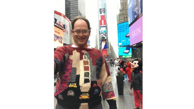 Bikin Takjub, Pria Ini Buat Sweater Persis Seperti Tempat yang Dikunjunginya