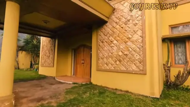 Rumah Tukul Arwana Terbengkalai