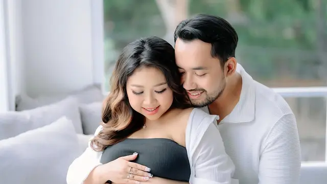 Kiky Saputri Maternity Shoot (instagram/kikysaputrii/windrafotografi).