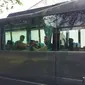 Bus yang membawa pasukan perdamaian Polri (Liputan6.com/ Nanda Perdana Putra)