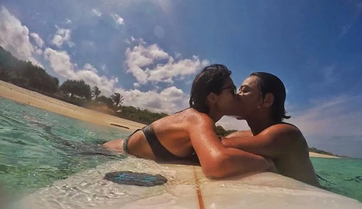 Untuk kedua kalinya artis yang gemar trevelling itu melakukan babymoon. Ia bersama sang suami melakukan babymoon kali ini di Bali. (Instagram/dominiquediyose)