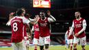 Para pemain Arsenal merayakan gol yang dicetak oleh Eddie Nketiah ke gawang West Ham United pada laga Premier League di Stadion Emirates, Sabtu (19/9/2020). Arsenal menang dengan skor 2-1. (Will Oliver/Pool via AP)