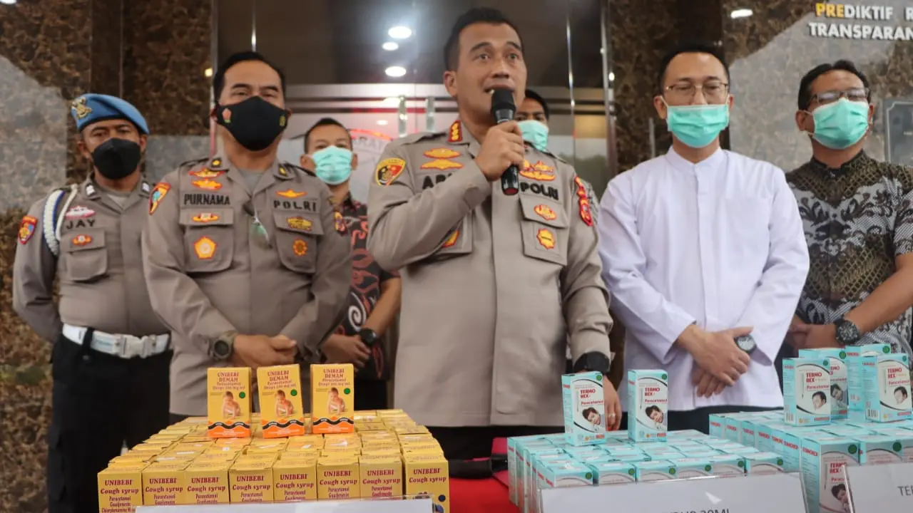 Polresta Cirebon Amankan Ratusan Obat Sirup Mengandung Etilen dan Dietilen Glikol