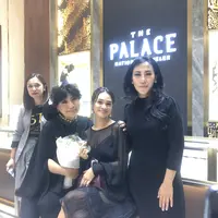 Anne Avantie-Andien Ramaikan Opening Gerai The Palace Jeweler ke-40 di PIM 3 (Foto: Fimela.com/Novi Nadya)