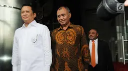 Ketua DPR Bambang Soesatyo (kiri) didampingi Pimpinan KPK, Agus Rahardjo usai melakukan petemuan tertutup di KPK, Jakarta, Senin (12/3). Dalam petemuan tersebut melaporkan hasil kenerja KPK selama 2017. (Merdeka.com/Dwi Narwoko)