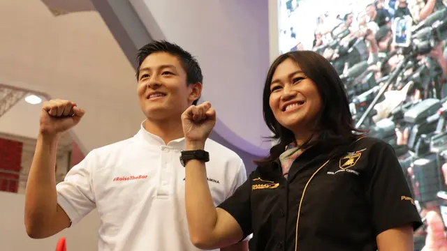 Rio Haryanto (kiri)