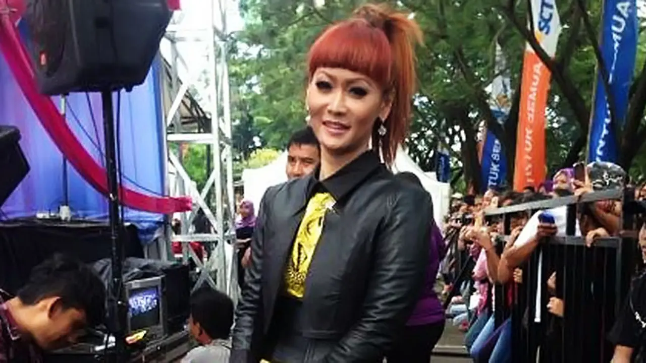 inul-daratista-130915b.jpg