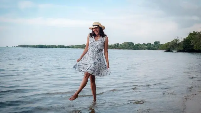 Momen Liburan Donna Agnesia di Pulau Menjangan, Tanpa Darius Sinathrya. (Sumber: Instagram/dagnesia)