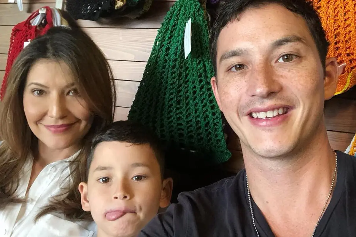 [Bintang] Mike Lewis dan Tamara Bleszynski