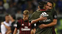 Striker Carlos Bacca menjadi penentu kemenangan AC Milan atas Sampdoria pada laga Serie A di Luigi Ferraris, Genoa, Jumat (16/9/2016). (AFP/Marco Bertorello)