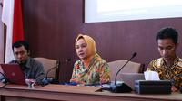 Rektor UGM Dwikorita Karnawati menggelar konferensi pers mengenai penelitian Tim Mitigasi Bencana Longsor di Desa Banaran, Kecamatan Pulung, Kabupaten Ponorogo, Jawa Timur. (Liputan6.com/Yanuar H)