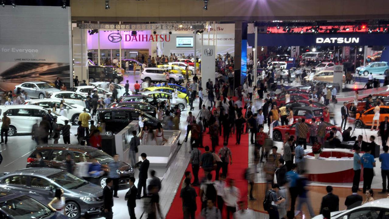 Antusiasme Pengunjung di Pameran IIMS 2014