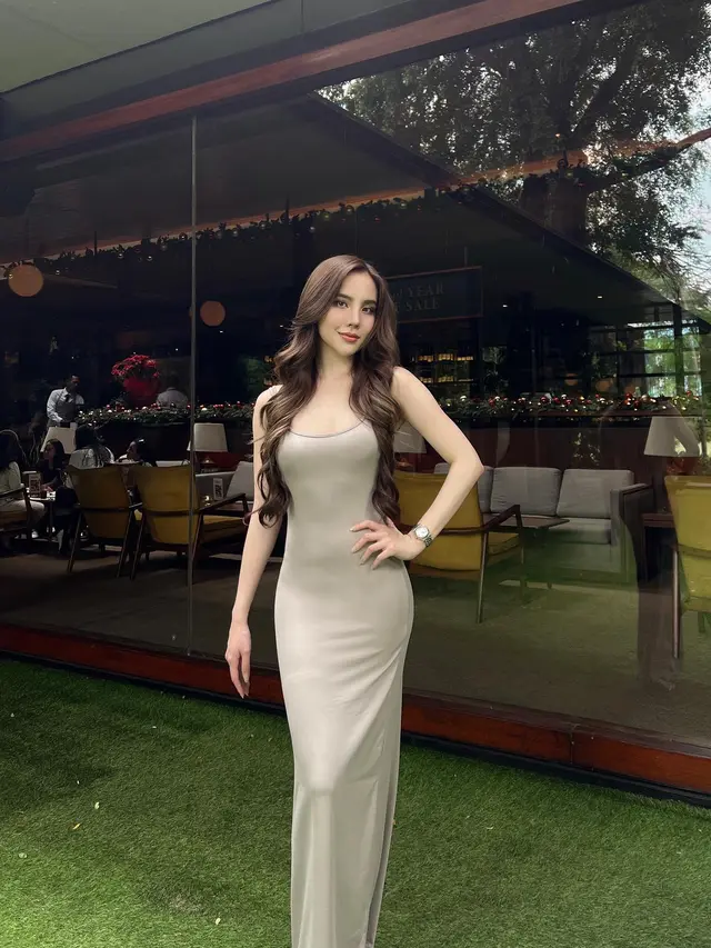 Pamer Perut Langsing, 7 Potret  Agatha Chelsea dengan Busana Stylish