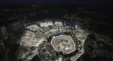 Umat Islam mengelilingi Ka'bah di Masjidil Haram dalam rangkaian ibadah Haji di kota suci Mekah, Arab Saudi, Selasa (11/6/2024). (AP Photo/Rafiq Maqbool)