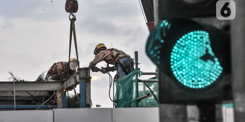 FOTO: Pembongkaran Halte Transjakarta BI untuk Proyek MRT Fase 2