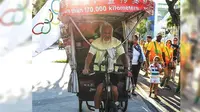 Kisah Kakek Keliling Dunia dengan Becak Demi Datangi Olimpiade
